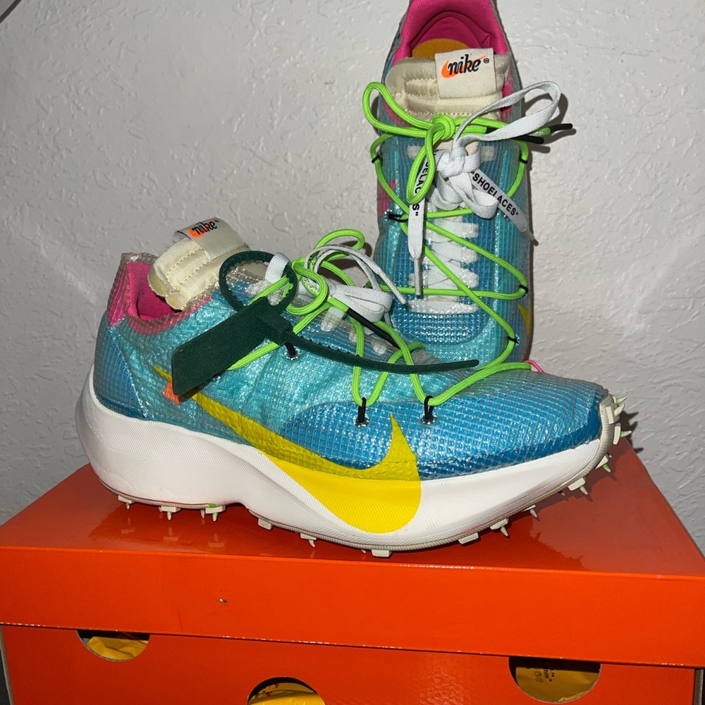 Off-White Vapor Street